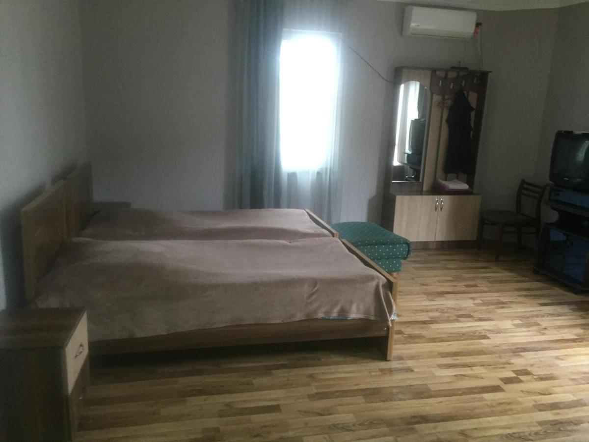 Hotelruslan Pʼotʼi Exterior foto